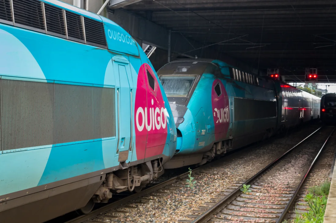 Rames TGV Ouigo à la gare de Rennes en journée